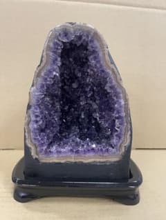 y*i様 ⭐️希少アメジストドーム☆美結晶☆ウルグアイ産 W*d様 希少アメジストドーム台付☆美結晶ウルグアイ産 - メルカリ