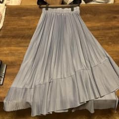 AMAIL アマイル　プリーツロングスカート 青とグレーが混ざりあった色ですのサムネイル