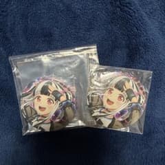 バンドリ　パレオ　4周年記念　缶バッジ　2点 バンドリ パレオ 4周年記念 缶バッジ 2点 - メルカリ