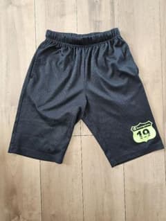 Champion 黒 ハーフパンツ 140のサムネイル