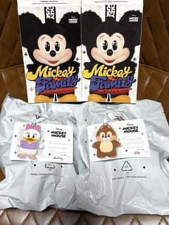 POP MART Disney Mickey Family デイジー＆チップのサムネイル
