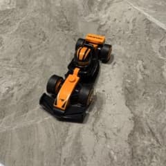McLaren F1コレクターズ レースカー オレンジ/黒のサムネイル