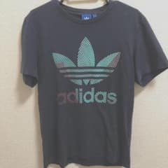 adidasのサムネイル
