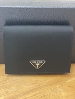 き*ー様 美品 PRADA プラダ コンパクト 二つ折り財布 三角ロゴ