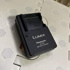 Panasonic LUMIX バッテリーチャージャー DE-A65のサムネイル