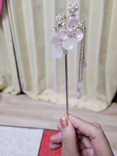 花と揺れる雫のかんざし ゴールドカラーのサムネイル