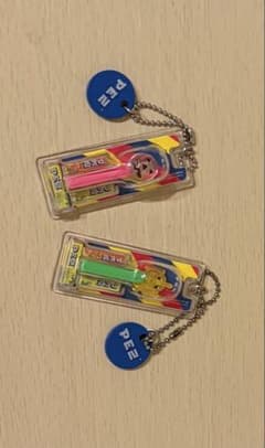 PEZ ペッツ ミニチュア キーホルダー 2種セットのサムネイル
