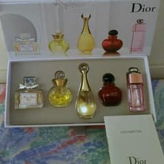 新品☆未使用  Dior  クリスチャン・ディオール   ミニ香水セットのサムネイル