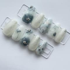 薄氷の水中花　インクフラワー　くすみブルー　ホワイトマグネット　【NO.013】のサムネイル