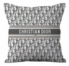 Christian Diorロゴ入りクッションカバー - メルカリ