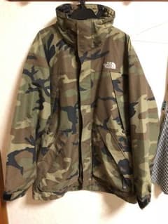 THE NORTH FACE マウンテンパーカー カモ柄のサムネイル