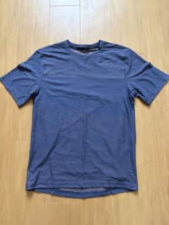 レディースNike DRI-FIT グレーTシャツ Sサイズ