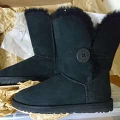 期間限定セール【UGG 】アグ ムートンブーツのサムネイル