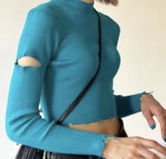 EMODA ターコイズ カットアウトスリーブ トップスのサムネイル