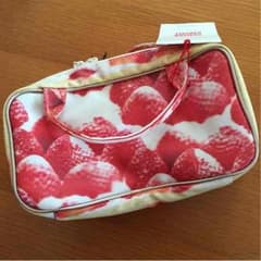 artisan&artistポーチ☆未使用☆いちご柄のサムネイル