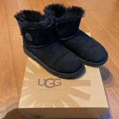 UGG サイズ5 ブラック　サイドボタンのサムネイル
