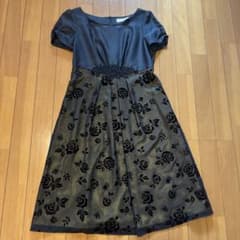 COCCOLUSSI ブラック花柄刺繍 ワンピース サイズ9のサムネイル