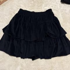 黒フリルスカートのサムネイル