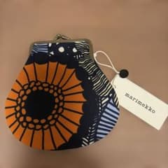 未使用　新品marimekko 花柄 がま口ポーチのサムネイル