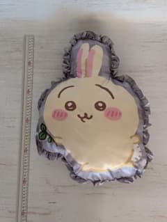 ちいかわ うさぎ フリルクッションのサムネイル