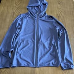 UNIQLOパーカー　キッズのサムネイル