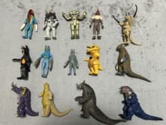 ③ウルトラマンシリーズ 怪獣フィギュア 14体セットのサムネイル