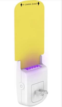 コンセント直結型 粘着式捕虫器 蚊取り・虫取り器のサムネイル