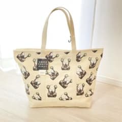 ユニクロ　カウズ　キャンバストートバッグのサムネイル