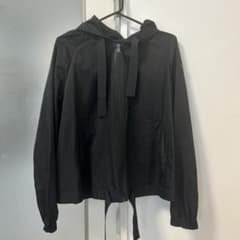 GUESS マウンテンパーカー　ブラック　黒のサムネイル