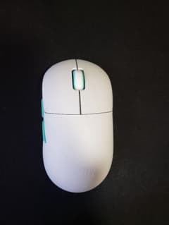 xtrfy m8 ゲーミングマウスのサムネイル