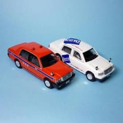 トヨタ　クラウン　ミニカー２台セットのサムネイル