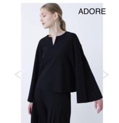 週末お値下げ‼︎アドーア  ADORE★美品　黒ブラック　トップスのサムネイル