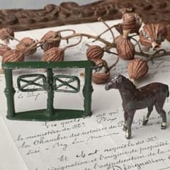 British flea market horse and gate set object/vintage casting antique