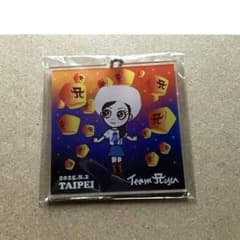 浜崎あゆみ　台北限定アクリルキーホルダー2個とステッカー1枚 浜崎あゆみ 台北限定アクリルキーホルダー8/2 day2 ステッカー付