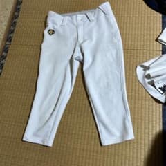 ホワイトパンツ エンブレム付き 野球練習着　ウエスト70のサムネイル