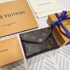 ルイヴィトン モノグラム ポルトフォイユ ヴィクトリーヌ 折り財布 フューシャのサムネイル