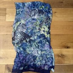 【美品】フェラガモ シルクスカーフ 大判 ヒョウ柄 花柄 イタリア製 美品】フェラガモ シルクスカーフ 大判 ヒョウ柄 花柄 イタリア製