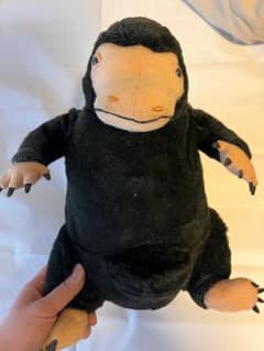 ハリーポッター　ファンタスティックビースト　二フラー　ぬいぐるみ