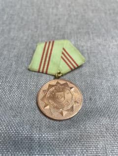 旧東ドイツ 国家人民軍軍勤続章　銅級のサムネイル