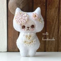고양이 펠트 마스코트 흰 고양이 핸드메이드