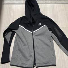 テックフリースナイキのサムネイル