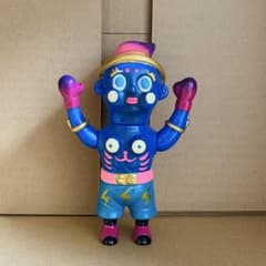IZUMONSTER ムアムイ ソフビ IZUMONSTER MUAYMUI ムアムイ CODECORNERBKK 青色 - メルカリ
