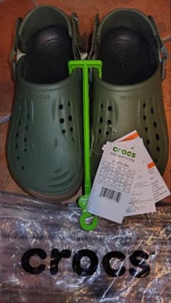 新品✨室内試し履き crocs アーミーグリーン エコー.ガム.RO. クロッグ