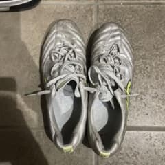 Asics サッカースパイク シルバーのサムネイル