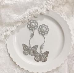 flower perl butterflyのサムネイル