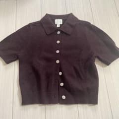 H&M ビジューボタン 半袖ニット ポロシャツのサムネイル
