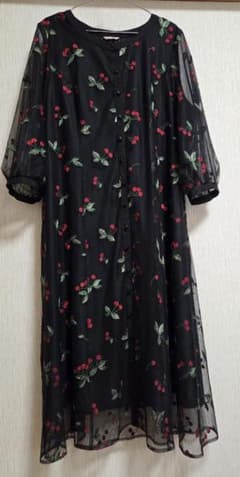 チェリー柄刺繍シフォンワンピース 黒 46のサムネイル