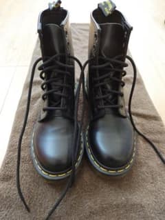 Dr. Martens　ドクターマーチン　ブラック 8ホールブーツのサムネイル