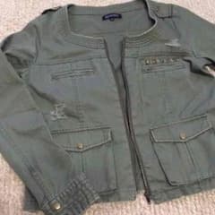 美品 カーキ アウターのサムネイル
