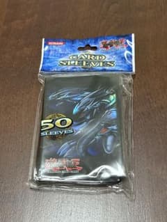 絶版品 海外限定 遊戯王 カードスリーブ 50枚入り 青眼の究極竜 - メルカリ